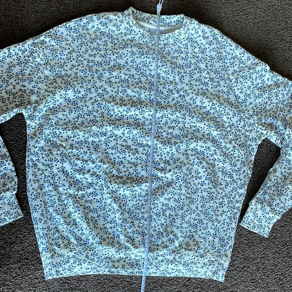 💙GHANDA CO. blue and white floral pullover “Maggie” - Picture 15 of 15